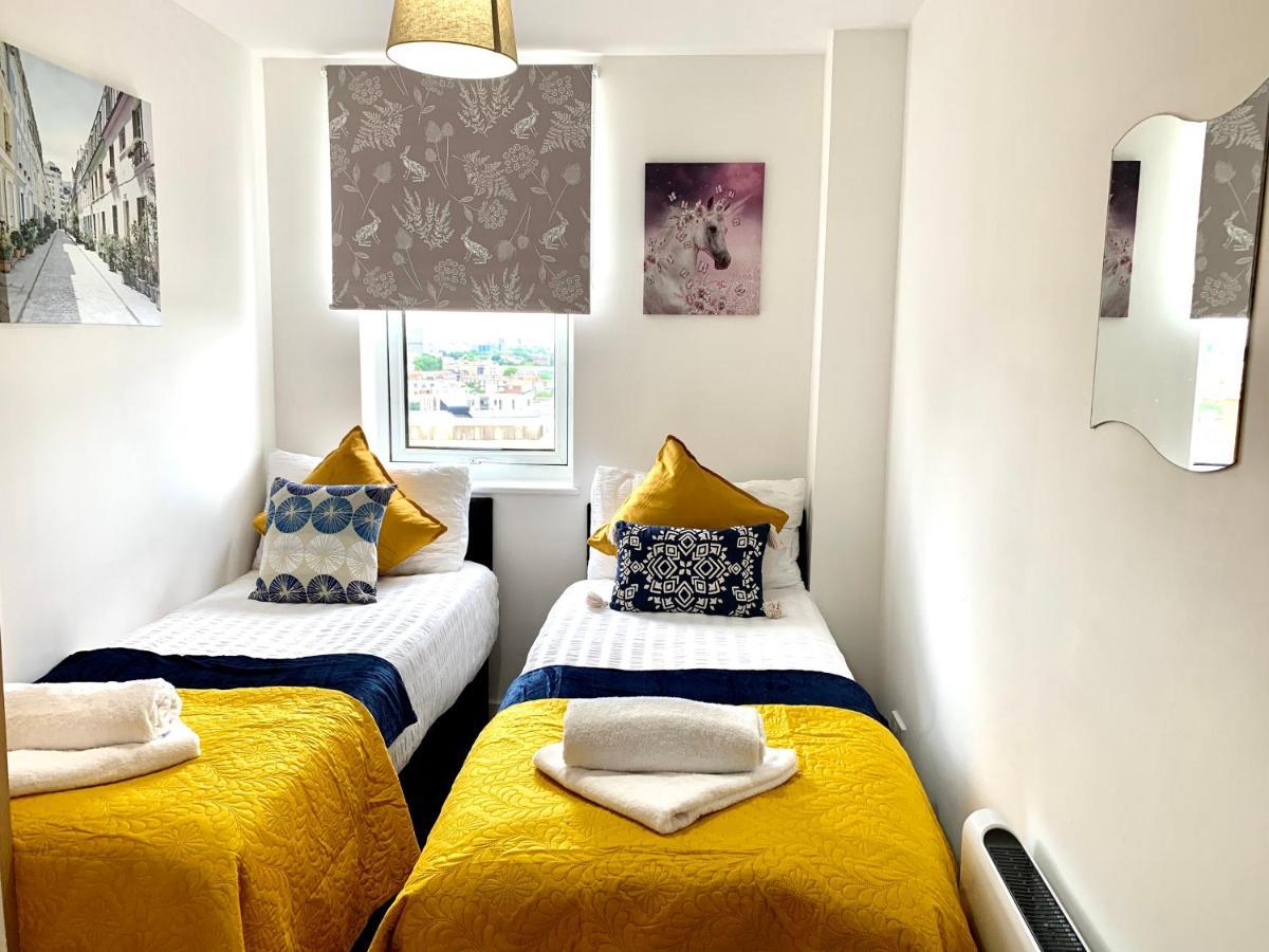 Central London 2 Bedrooms, Seperate Recption, Full Kitchen, Free Parking Eksteriør billede