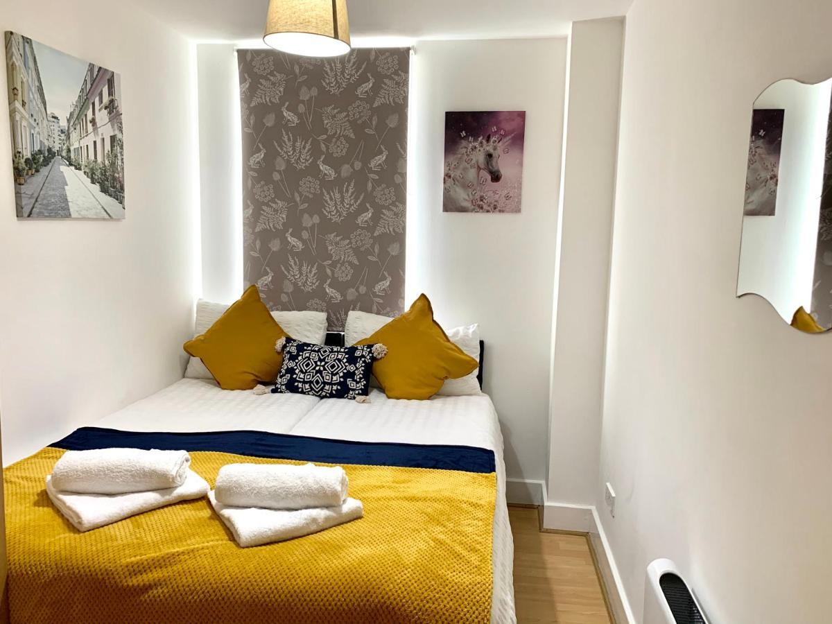 Central London 2 Bedrooms, Seperate Recption, Full Kitchen, Free Parking Eksteriør billede
