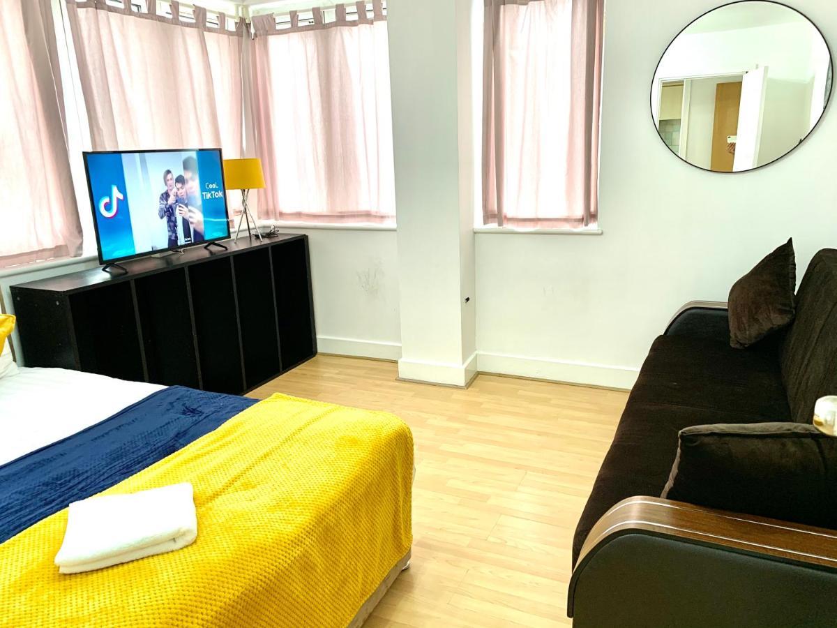 Central London 2 Bedrooms, Seperate Recption, Full Kitchen, Free Parking Eksteriør billede