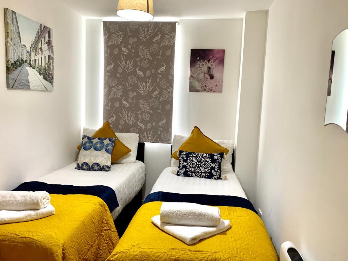Central London 2 Bedrooms, Seperate Recption, Full Kitchen, Free Parking Eksteriør billede