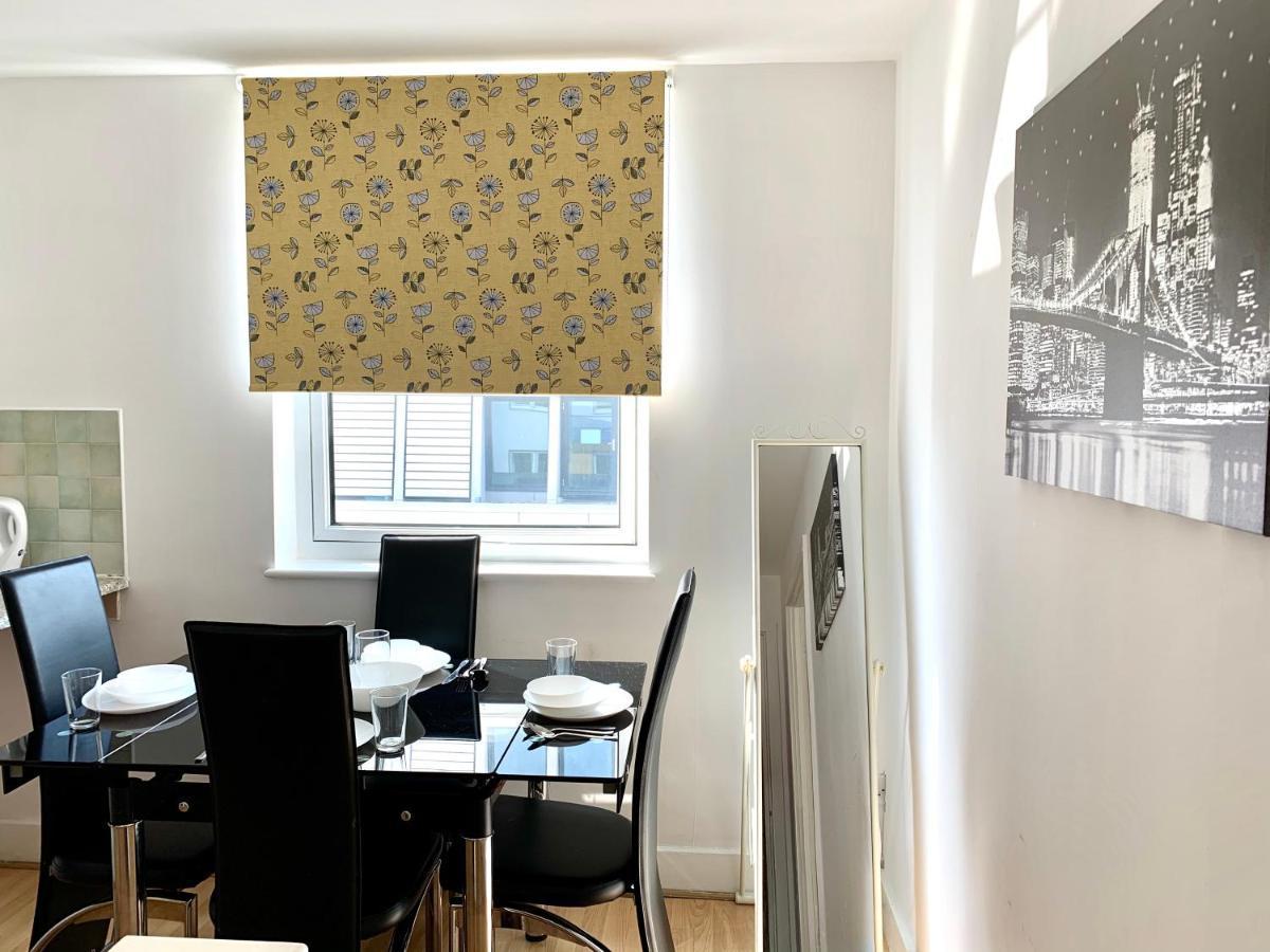 Central London 2 Bedrooms, Seperate Recption, Full Kitchen, Free Parking Eksteriør billede