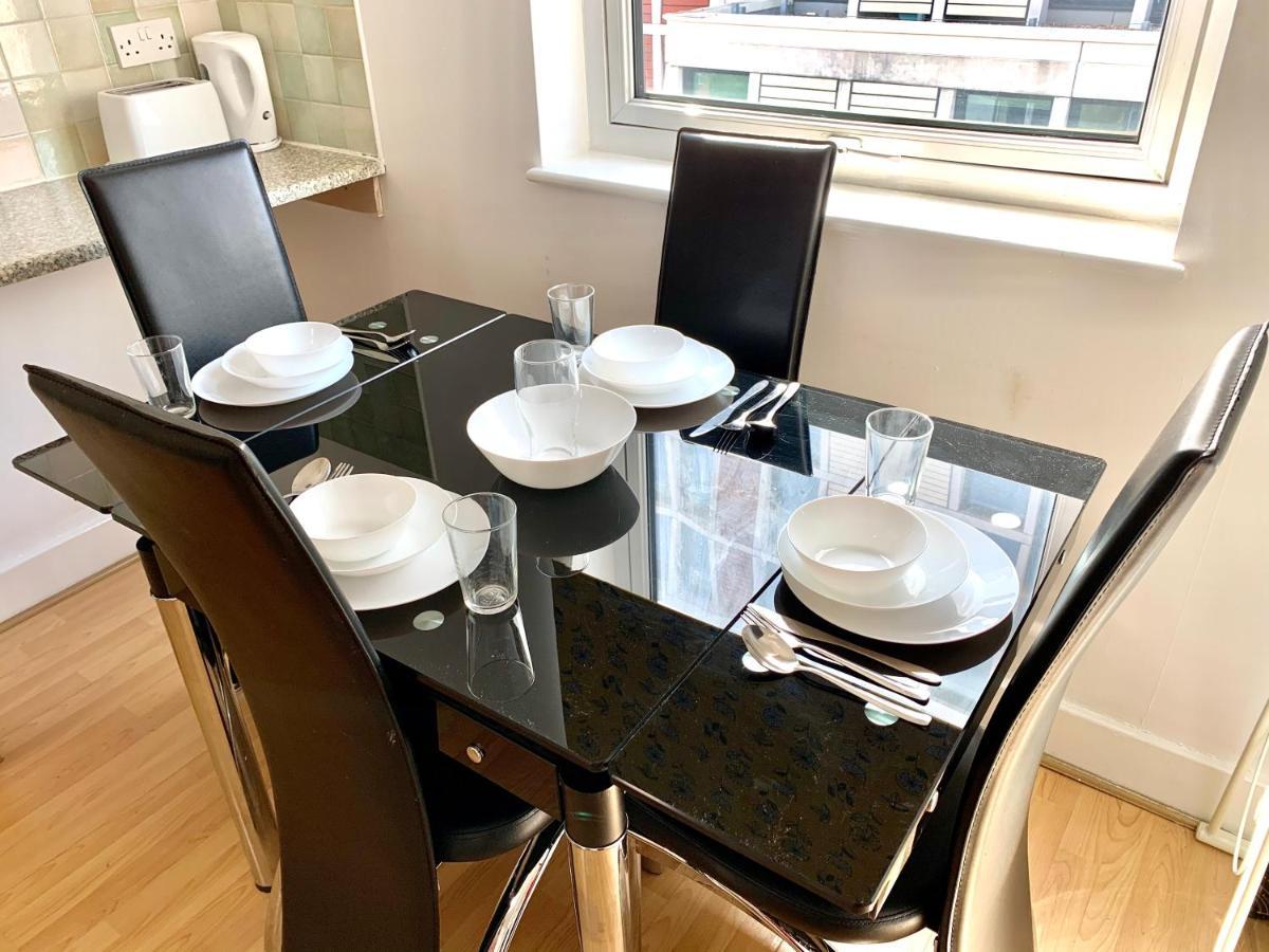 Central London 2 Bedrooms, Seperate Recption, Full Kitchen, Free Parking Eksteriør billede